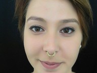 bijou ethnique porté sur Septum